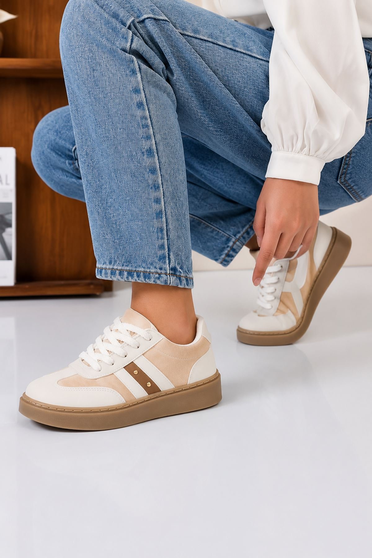 Contrast Stripe Detail Lace Up Platform Sneakers view 2