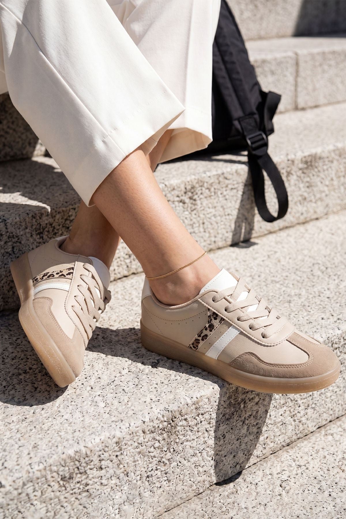 Contrast Stripe Lace Up Platform Shoes view 3
