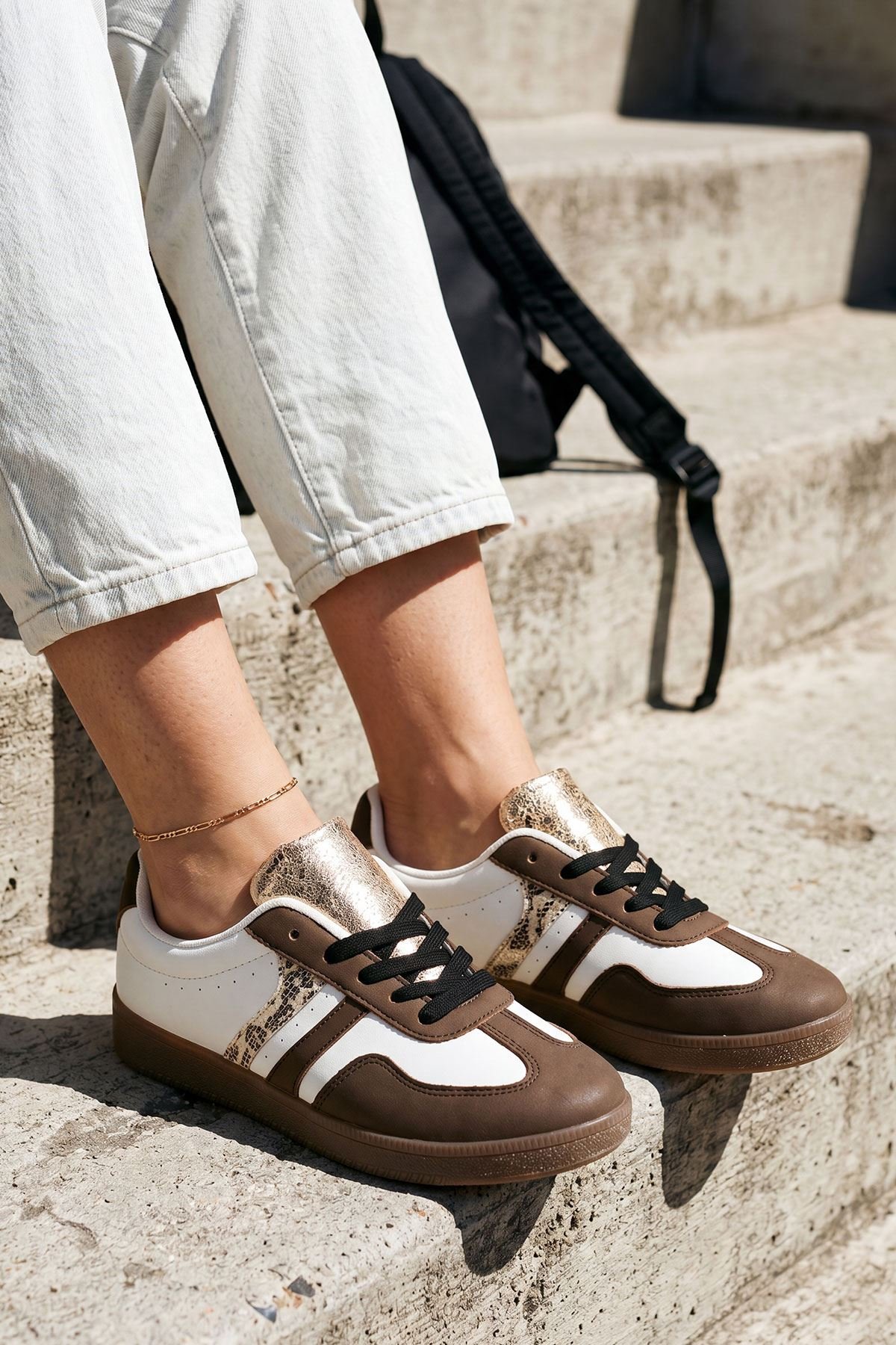 Contrast Stripe Lace Up Platform Shoes view 2