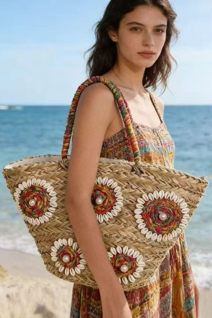 Floral Shell Straw Shoulder Bag