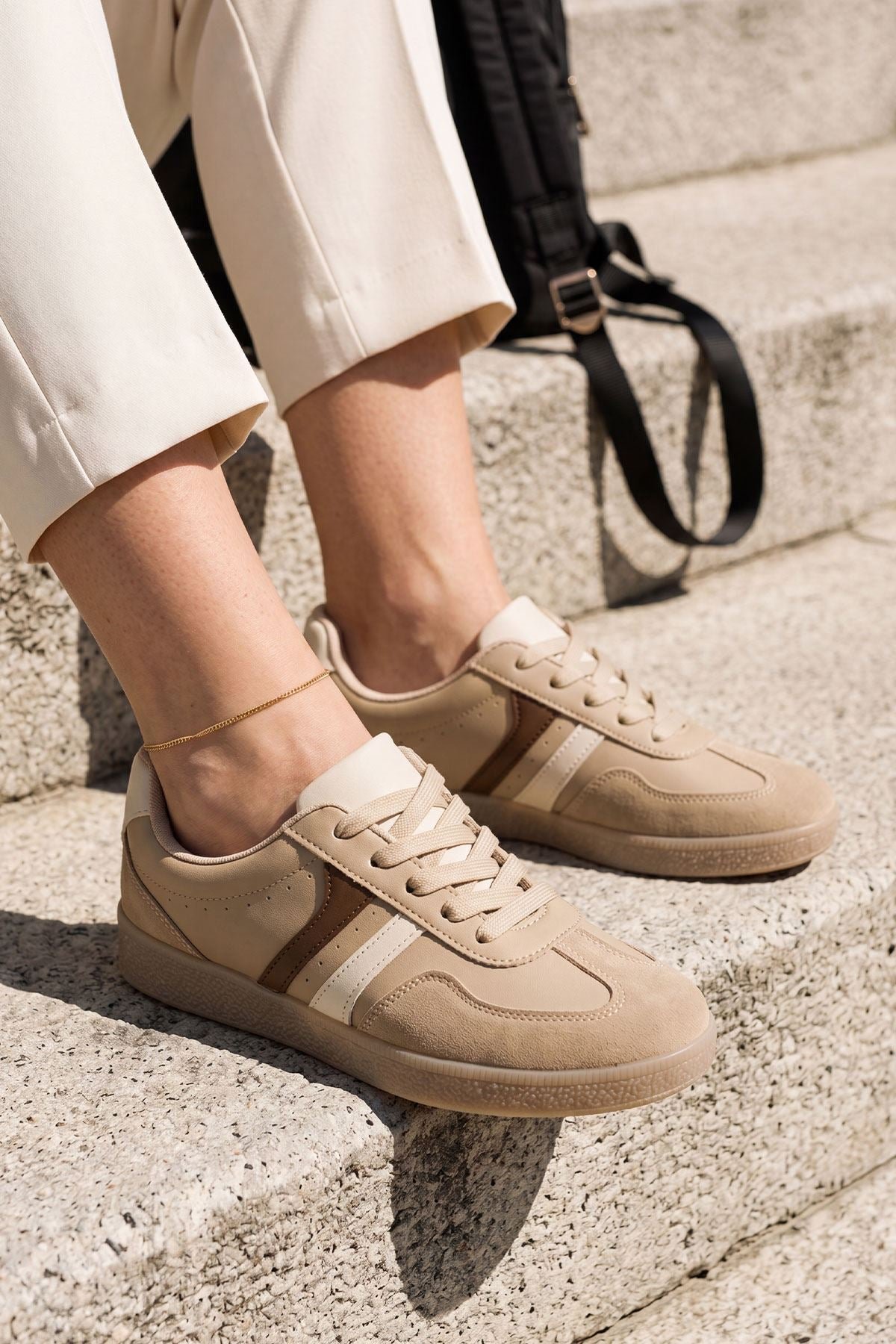Contrast Stripe Lace Up Platform Shoes view 4